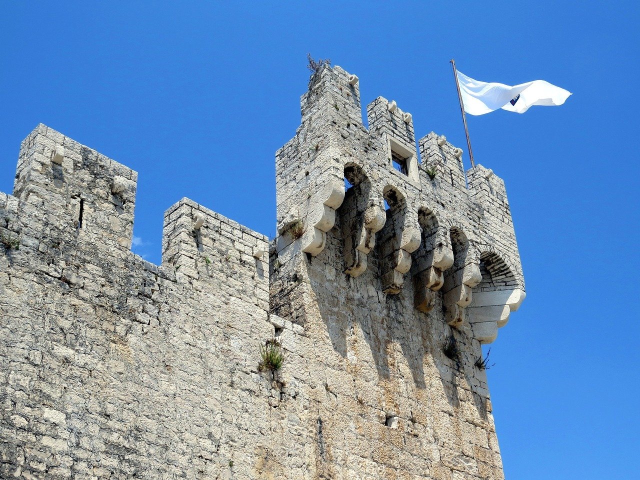 The casttle of Kamerlengo in Trogir on a private guided tour of Trogir from Split